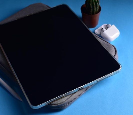 Samsung Galaxy Tablets: A Buying Guide for the UK galaxy computer tablet